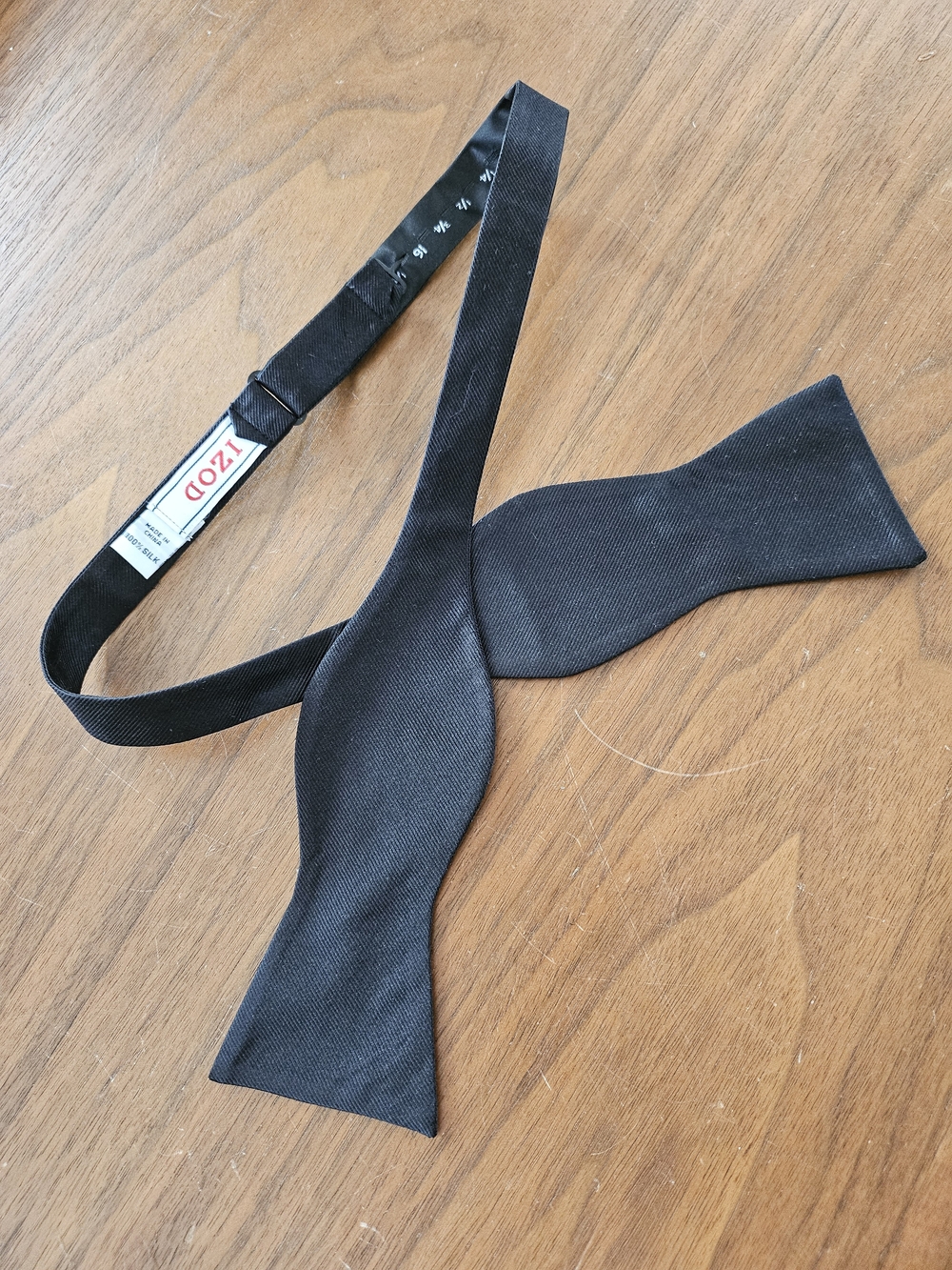 Izod Black Self-Tie Bow Tie - Solid Black 100% Silk